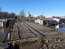 У жителя Приморска силой отняли автомобиль и требовали деньги