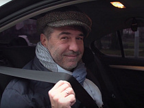 Евгений Гришковец – калининградцам: «Пристегиваться в машине – по-европейски» (видео)