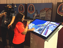 Ведущие футбольные журналисты мира посетили павильон Калининградской области на жеребьевке ЧМ-2018