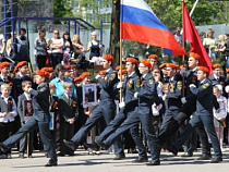 Кадеты МЧС провели парад в преддверии празднования 71-ой годовщины Победы