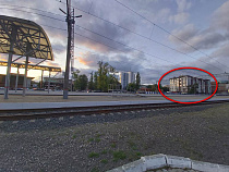 Депутаты Верхолаз и Аминов достроили дом у Северного вокзала