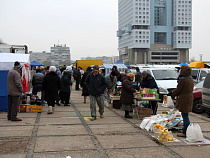 Ярмарку у Дома Советов закрывают