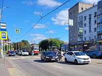 «Киа» и «Тойота» перекроили движение трамваев через центр Калининграда