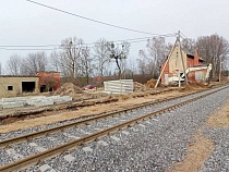 В Краснолесье строят перрон для пассажиров постоянных поездов