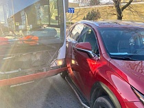 В Калининграде пассажирка автобуса попала в больницу из-за  «Лексуса»