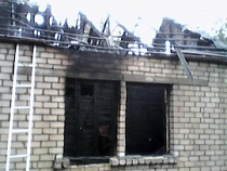 Под Калининградом осталась без крыши пристройка к довоенному зданию