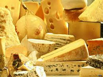 Ветеринары проверят две тонны задержанного сыра