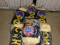 На границе с Польшей задержали «Ауди» с нелегальными шарфами 