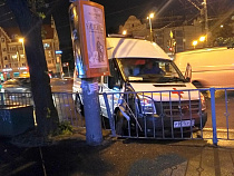 БМВ столкнулся со «Скорой помощью» на Ленинском проспекте в Калининграде