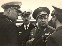 Калининградка спасла уникальные фотографии с Алексеем Леоновым