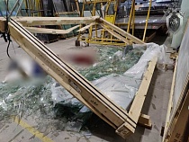 В Черняховске насмерть раздавило стеклом 44-летнего бригадира цеха