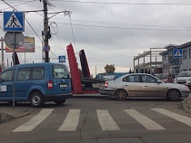 На выезде из Калининграда фура перегородила три полосы движения