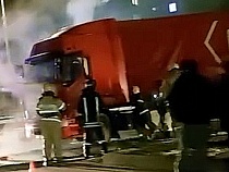 У погранперехода в Советске загорелась фура (видео)