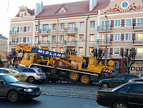 В Калининграде кран промахнулся мимо прицепа на главной магистрали города (карта)