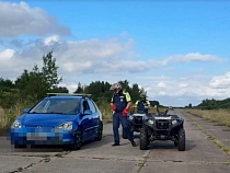 Пьяных гнали с Балткосы на квадроциклах