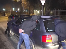 «Вынесли сейф, деньги, компьютеры и гаджеты»: росгвардейцы догнали скоростных грабителей (видео)