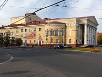Москвичи пожаловались на аппетиты драмтеатра в Калининграде