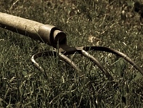 Оружейник-нелегал угрожал заколоть вилами жителя Советска