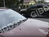 Сбили по пути из школы: 12-летняя девочка попала под машину (видео)