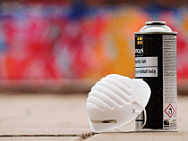 Дочь отказалась делить бизнес с отцом и брызнула ему в лицо газовым баллончиком