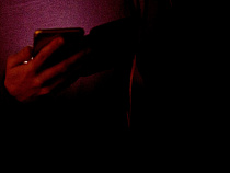 Шустрый стервец вырвал из рук продавщицы смартфон и смылся