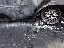 На Южном обходе сгорел микроавтобус, пострадал водитель 