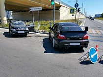 Из-за неуступчивости пенсионера на Восточной эстакаде ранены двое детей