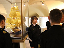 Иногородние практиканты «Крузенштерна» посетили музеи Калининграда перед навигацией