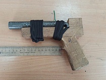 23-летний житель Советска сделал пистолет для развлечений   