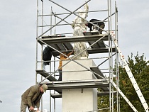 В Балтийске восстановили скульптуру «Жена моряка»