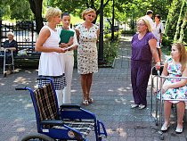 Благое дело: правительство Калининградской области помогло девочке-инвалиду из Светлого