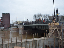 Власти пообещали, что Высокий мост в Калининграде доделают в январе