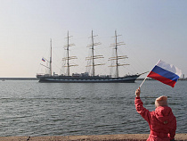 «Крузенштерн» с задержкой отправился в 119-й рейс из Светлого