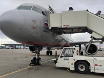 «Более 4 часов в духоте»: пассажиры из Калининграда рассказали о ЧП в самолёте