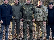 Экс-губернатор встретил в окопе депутатов из Калининграда   