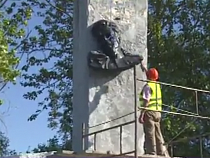 МИД России потребовал от Польши остановить разрушение советских памятников