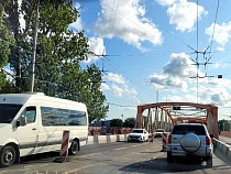 Дятлова предупредила о возможной задержке с открытием моста на Киевской