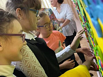 «Краски жизни»: выставка работ особенных детей — успейте посетить!