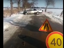 У Куршского залива разбился «Мерседес» на летней резине