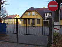 В калининградской школе №15 сделали туалеты, но не подключили к ним канализацию