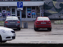 В Зеленоградске пьяный отдыхающий наставил на сотрудника парковки травмат