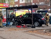 В Калининграде ищут спасших водителя разбившегося БМВ