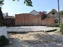 Что займет место демонтированной палатки в Зеленоградске: решать горожанам