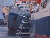 ПСЗ "Янтарь": в Калининграде загорелся плавучий док