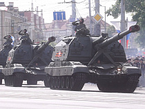 Впервые на Параде Победы показали самоходные гаубицы «Мста-С» (видео)