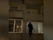 В Калининграде спецназ через окно ворвался в квартиру за «солью» 