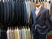 Стиляга из Светлого украл из магазина костюм с бабочкой