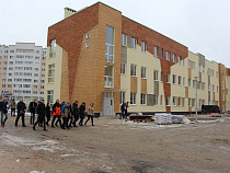 Количество рабочих на строительстве школы №57 рекомендовали увеличить до 300 человек