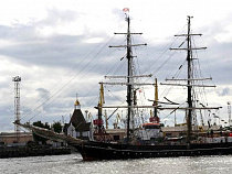 На Правой Набережной можно посетить немецкий парусник «Роальд Амундсен»