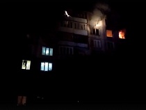 При пожаре из дома на Батальной эвакуировали 53 человека 